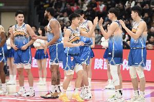 半岛体育官方网站-未来可期！葛浩然7中3拿到8分1板4助1断