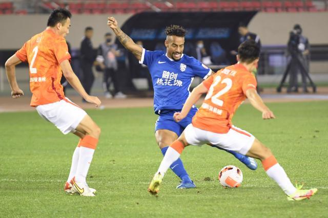 半岛体育-【中超观察】积分榜反映现状 占据榜首靠稳定投入