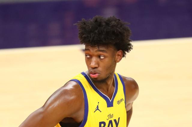 半岛体育官网-怀斯曼成长慢！勇士主帅也没辙 大个子冒尖不容易