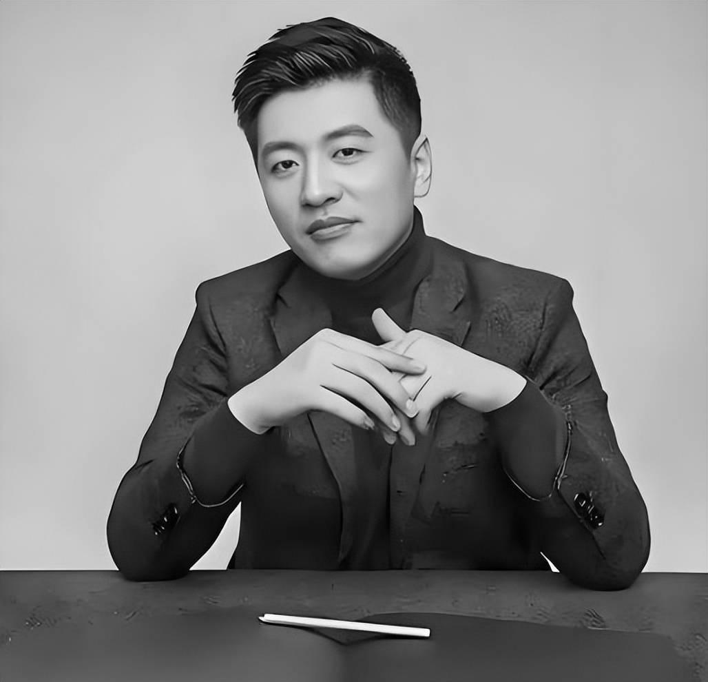 半岛体育APP-米兰官博悼念张雪峰：向他的家人致以深切哀悼和衷心慰问